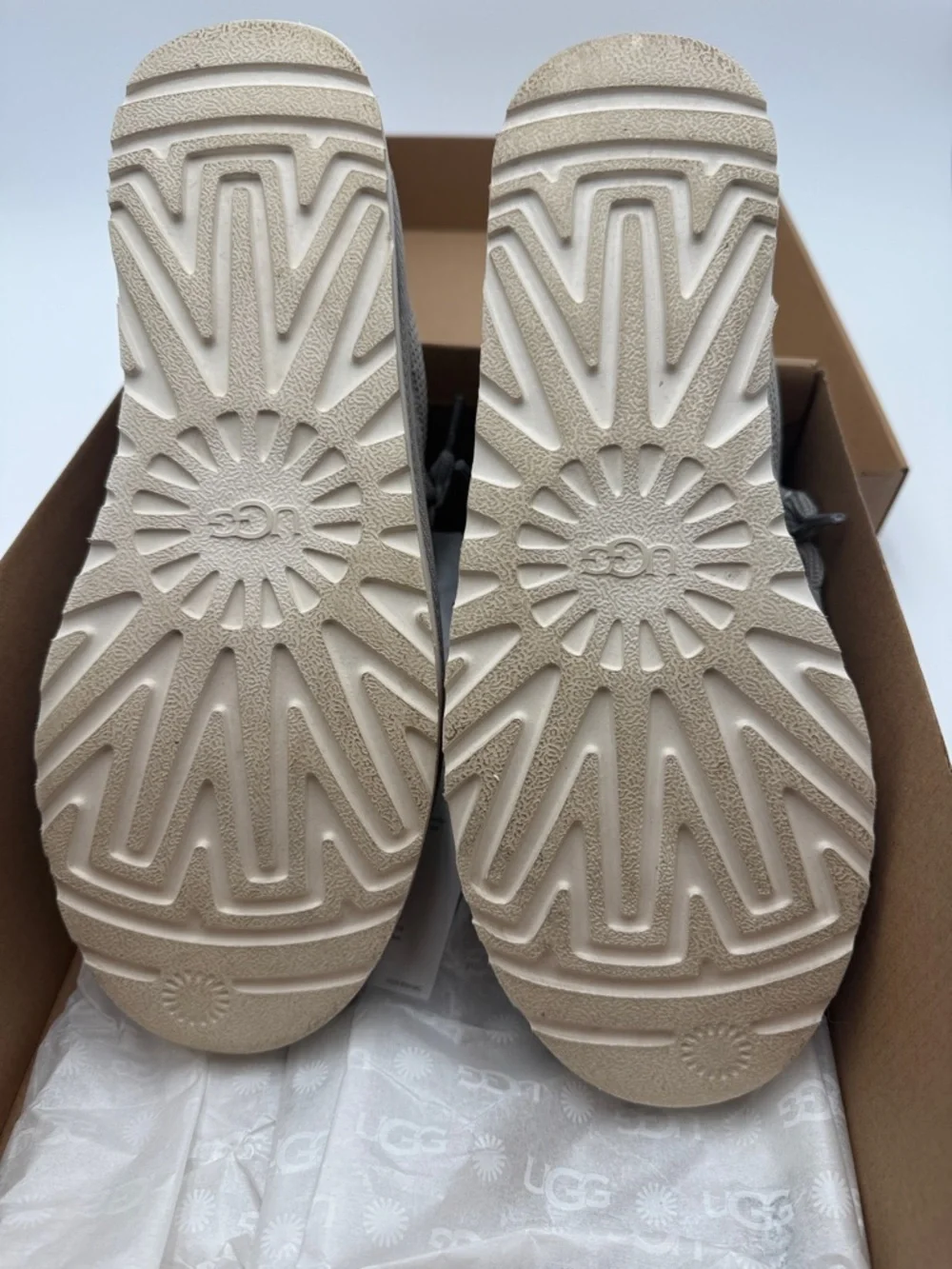UGG Womens Lo Lowmel in Campfire color. Suede sneakers. Size 9 - Picture 13 of 16